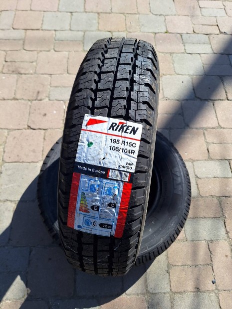 195 r15c nyári gumi 2db Riken