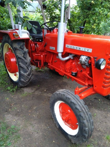 1960 IH Case Mccormick d-326 kistraktor eladó!
