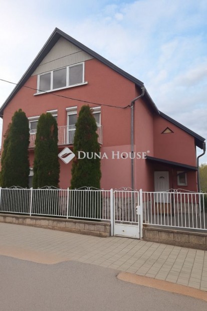 196 nm-es h�z elad� �sz�r