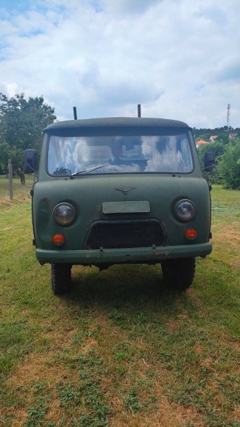 1975 uaz 452