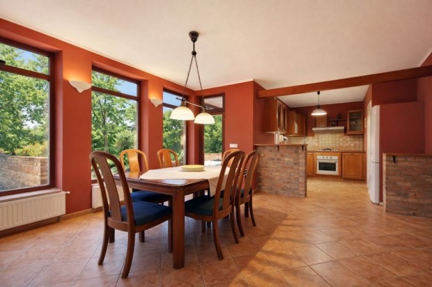 197 nm-es h�z elad� Bakonyk�ti