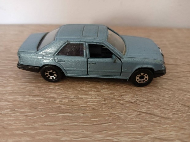 1986 Matchbox Mercedes Benz 300E