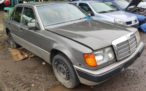 1991 Mercedes W124 200D, manuális - balkormányos - Bontás - Őrbottyán