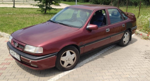 1994-es retro Opel Vectra-A CD automata váltóval üzemképes állapotban