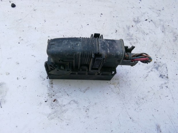 199813 Ford Fiesta 2008-2013 Abs elektromos csatlakozó 8V512M110AD