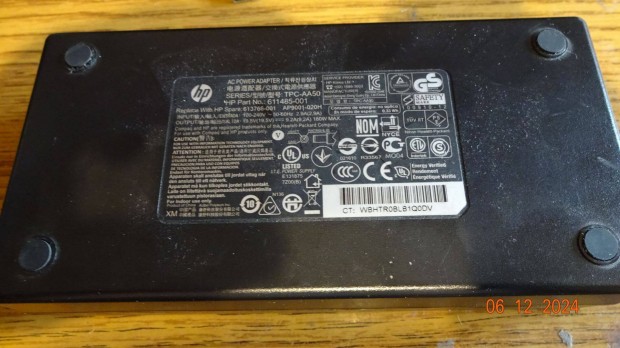19.5V 9.23A 180W laptop AC adapter Hp 611485-001 TPC-AA50