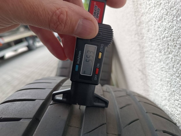 19"-os Honda Civic alufelni, Kumha Ecsta nyri gumival 225/35R19.