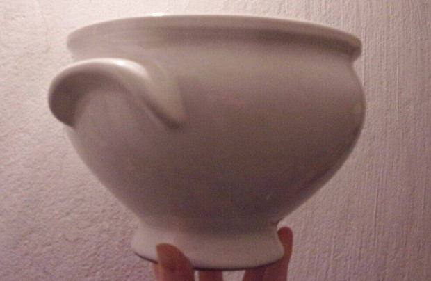 19 cm átmérőjű kerámia kaspó Újpest központ közelében