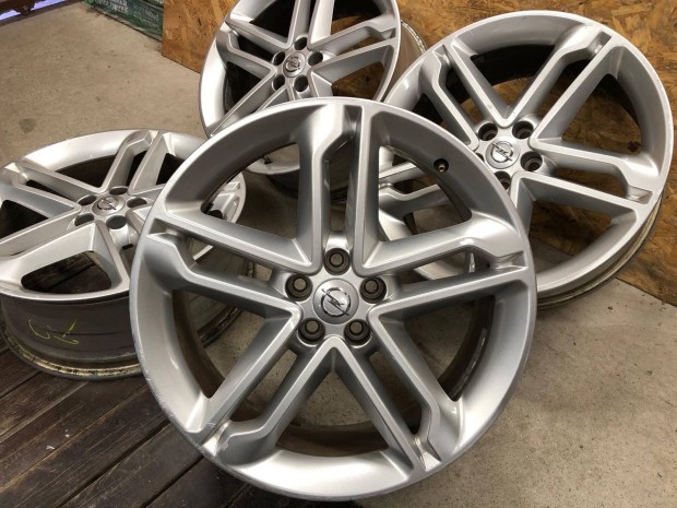 19 col Opel gyri alufelni 5x105 szenzor 19 colos