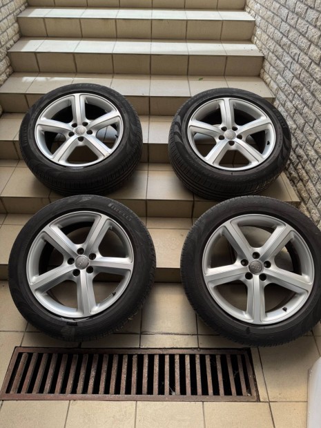19 colos Audi felni garnitúra eladó
