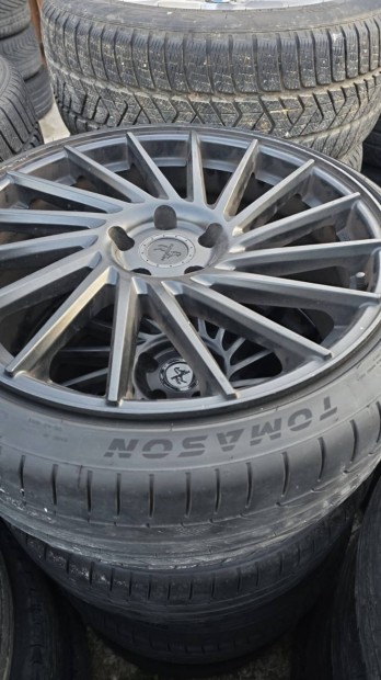 19 colos Keskin turbina alufelni fekete, nyári gumik 19 col VW