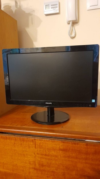 19 colos Philips monitor elad