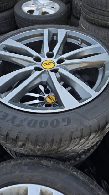 19 colos gyári Audi alufelni 245/45/19 gumi 19 col