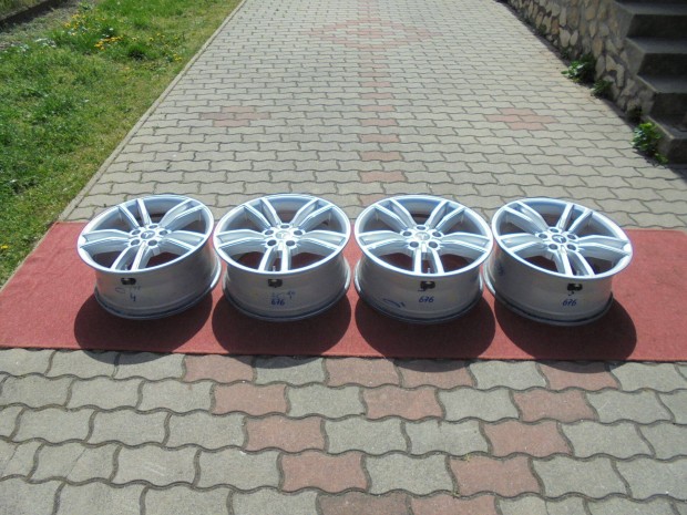 19-es Tesla gyári alufelni szenzorral eladó