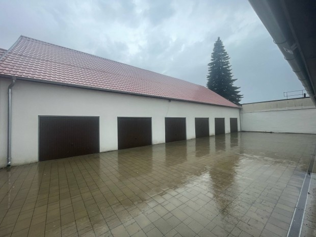 19 n�gyzetm�teres gar�zs elad� K�szegen