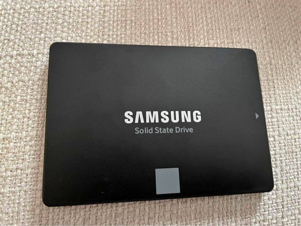 1TB-os Samsung Evo 850 SATA3 SSD kivl llapotban. Postzom is!