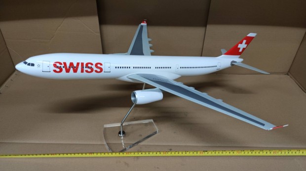 1/100 Swiss Airbus A330 Replgp modell 