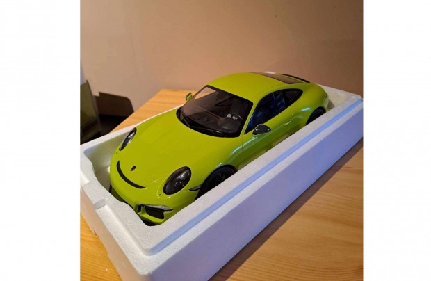 1:12 Minichamps Porsche 911 R modell