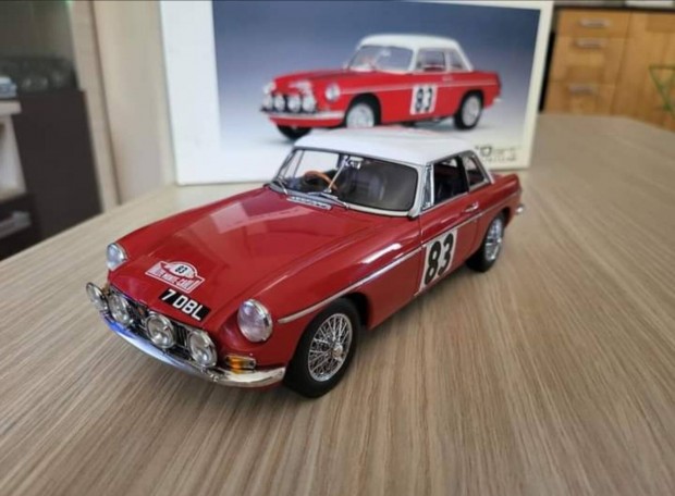 1:18 1/18 Autoart MG GT Mkii Monte Carlo Rally 1964 modellaut