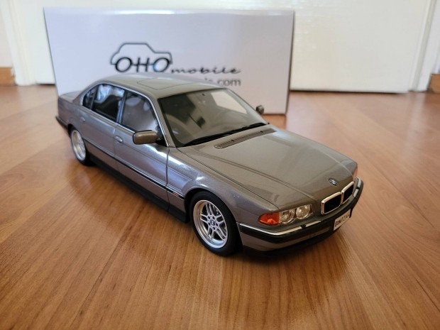 1:18 1/18 BMW modellautó gyűjtemény E38 M4 700 327 Z3 Z4 Z8 stb