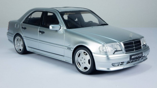 1:18 1/18 Ottomobile Mercedes-Benz C36 AMG (W202)