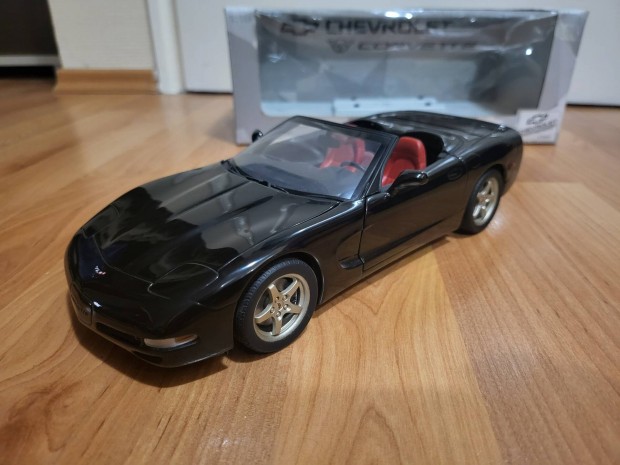 1:18 1/18 UT Model Chevrolet Corvette modellaut