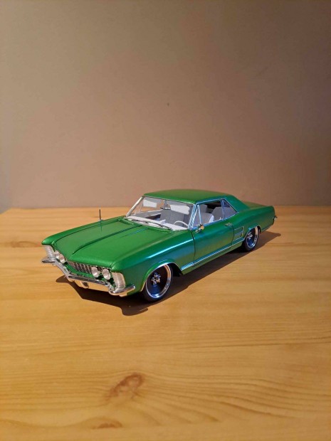 1:18 ACME Buick Riviera Custom Cruiser modell