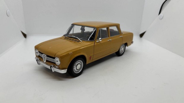 1:18 Alfa Romeo Giulia 