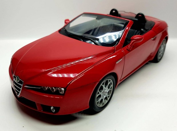 1/18 Alfa Romeo Spider Welly kiads autmodell 