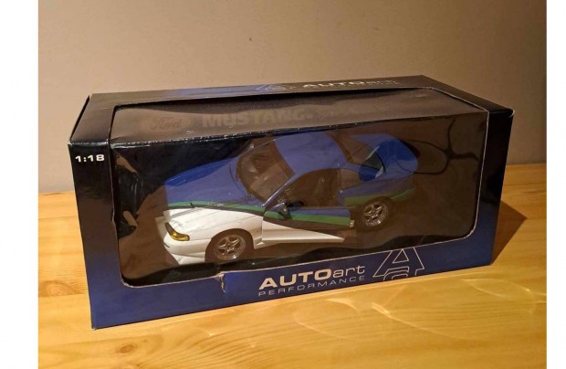 1:18 Autoart Ford Mustang modell