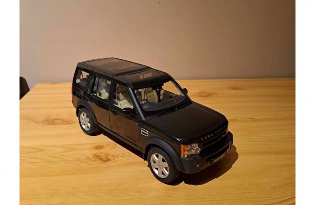 1:18 Autoart Land Rover Discovery modell