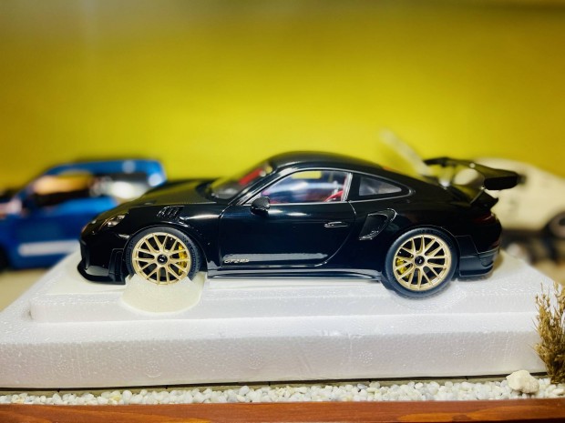 1:18 Autoart Porsche 911 GT2 RS