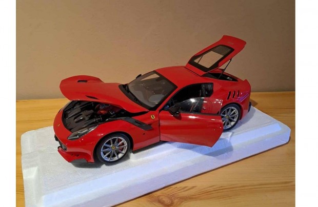 1:18 BBR Ferrari F12 TDF modell