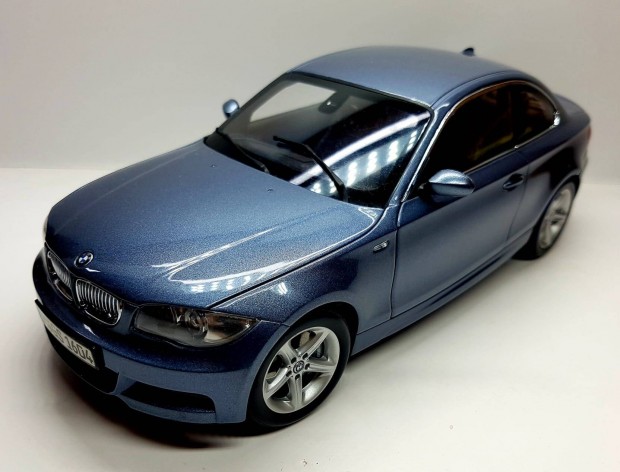 1/18 BMW 1 Series Coupe Kyosho kiads autmodell 