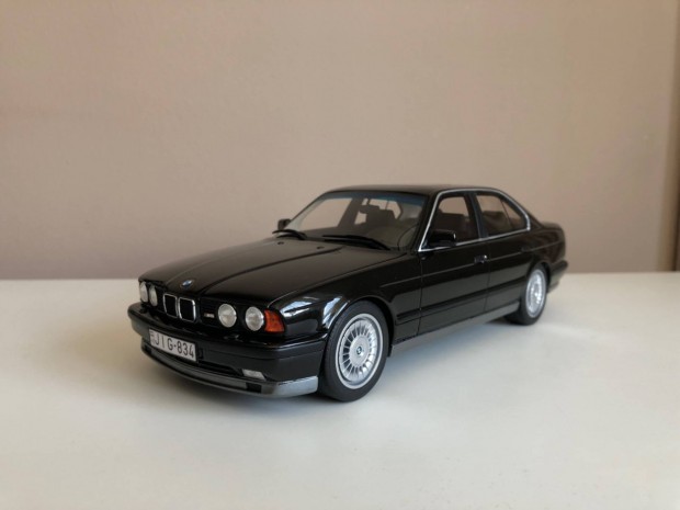 1:18 BMW E34 M5 modellaut