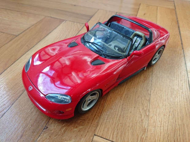 1:18 Bburago Dodge Viper modell aut