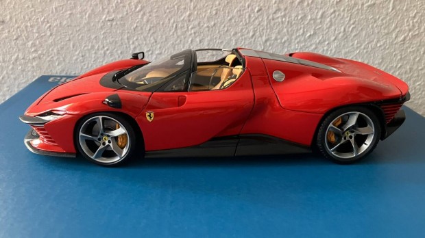 1:18 Buraggo Ferrari Daytona 