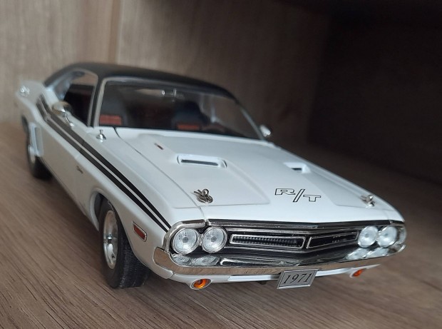 1:18 Dodge Challenger Greenlight 1971