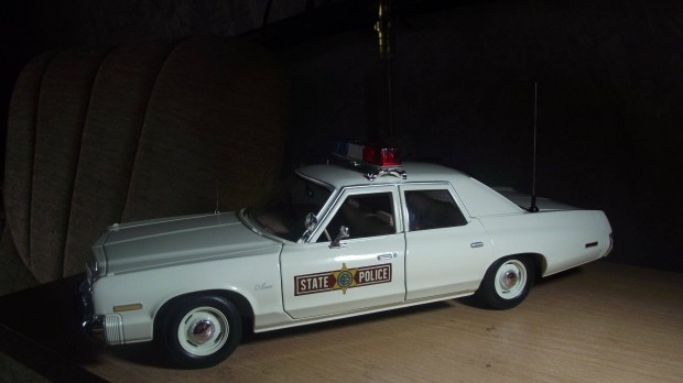 1:18 Dodge Monaco 1974 Police Autoworld modell