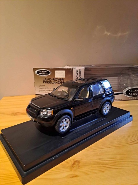 1:18 Ertl Land Rover Freelander modell