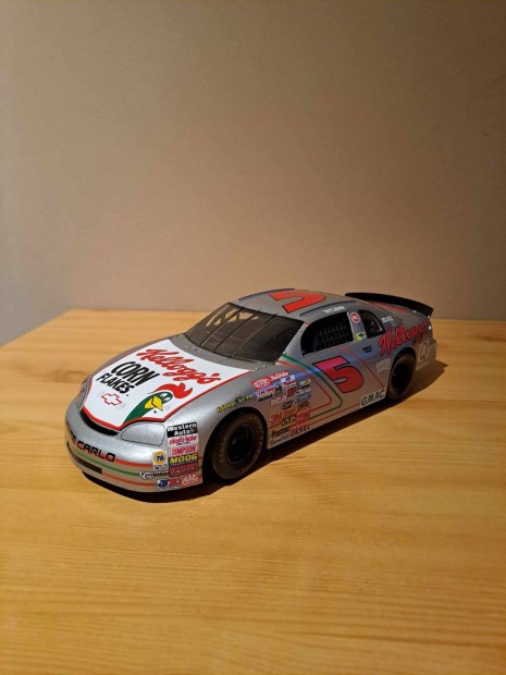 1:18 Ertl Nascar modell