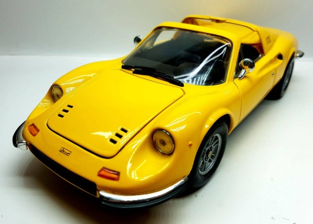 1/18 Ferrari Dino 246 GTS Hotwheels kiads autmodell 