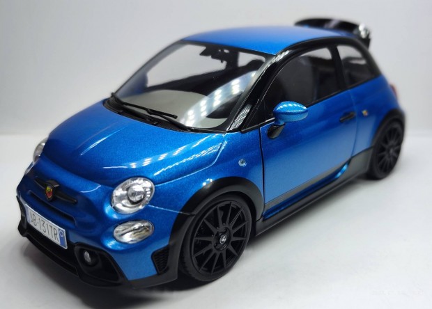 1/18 Fiat 695 Abarth Solido kiads autmodell 