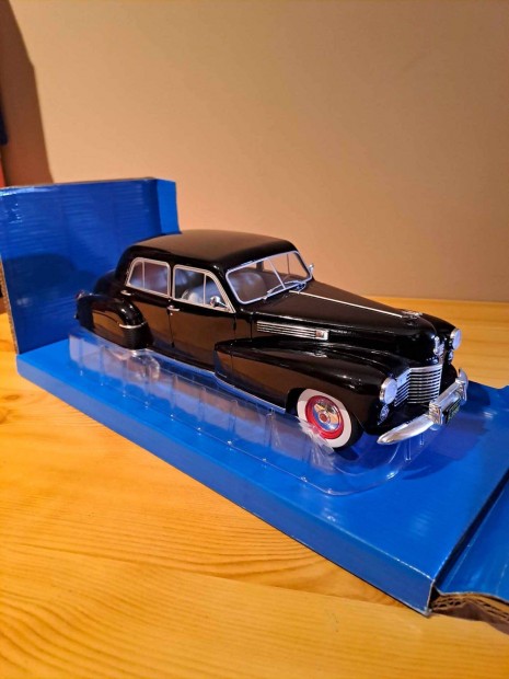 1:18 Fleetwood Series 60 Special Sedan modell 1/18