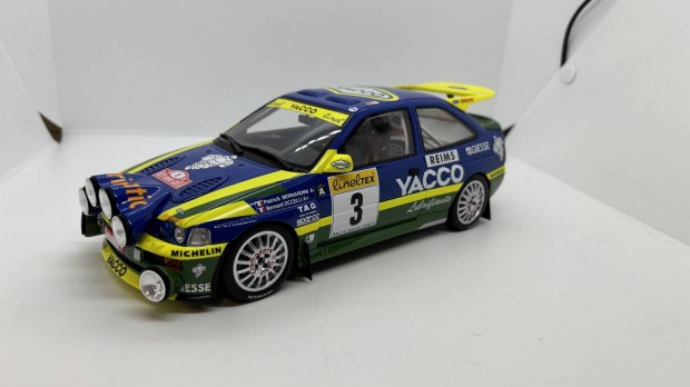 1:18 Ford Escort RS Cosworth 