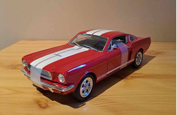 1:18 Ford Mustang Shelby GT350 modell 1/18