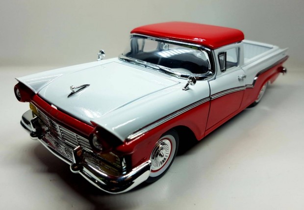 1/18 Ford Ranchero Roadlegends kiads autmodell 