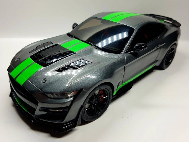 1/18 Ford Shelby GT 500KR Solido kiads autmodell 
