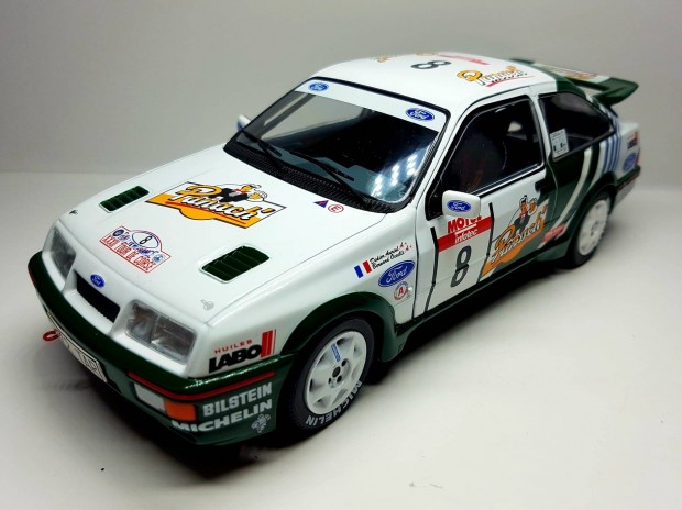 1/18 Ford Sierra RS Cosworth Solido kiads autmodell 