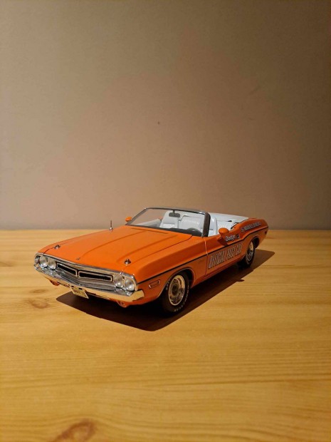 1:18 Greenlight Dodge Challenger cabrio modell